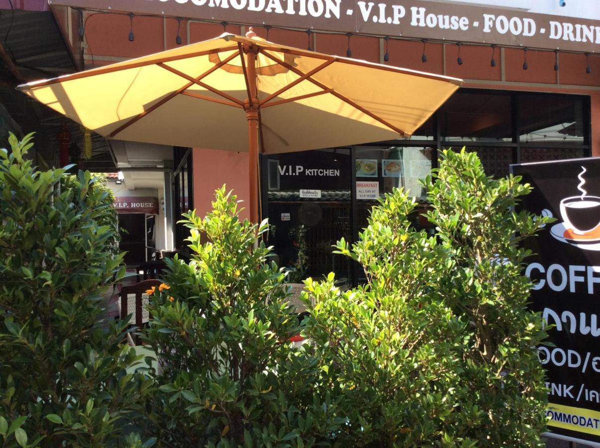 V.I.P. House Hotel Chiang Mai Exterior photo